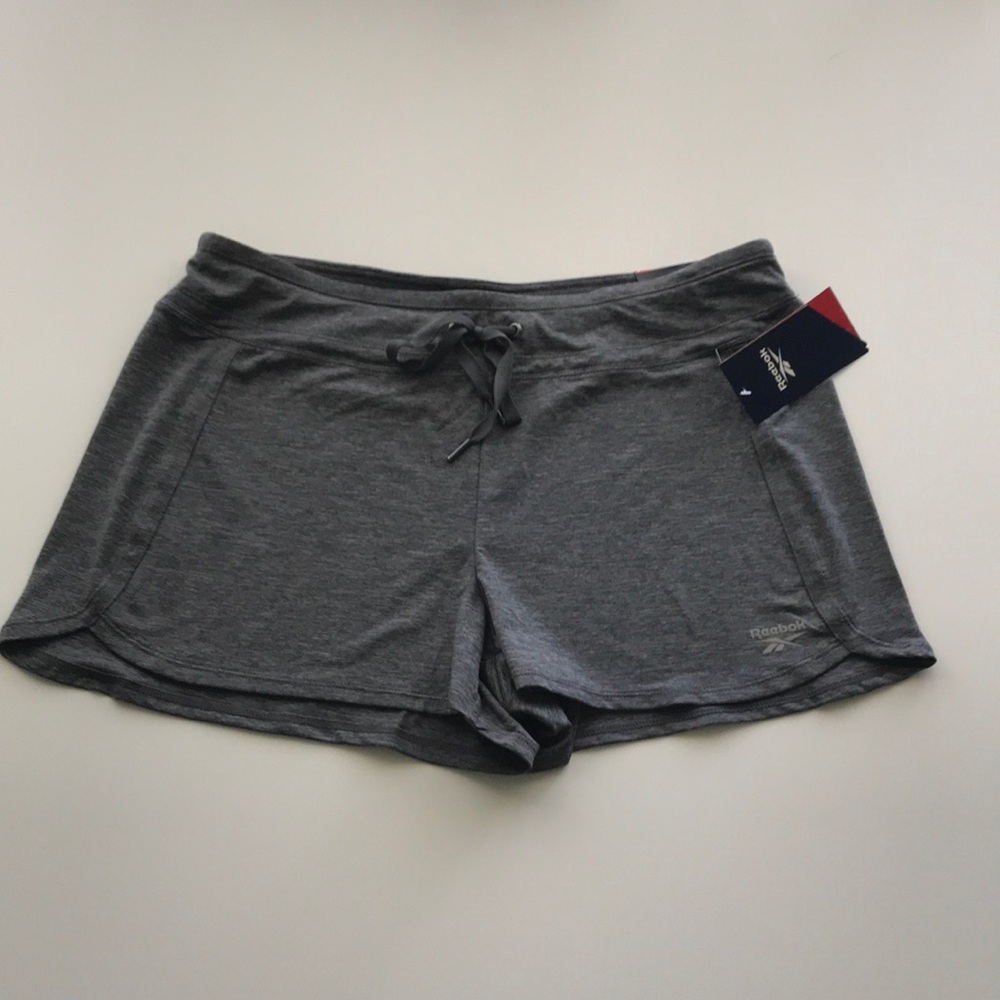 🌺 REEBOK Athletic Women Shorts BNWT